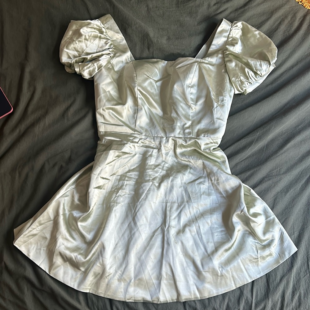 Unsure of the brand. Light green. Medium